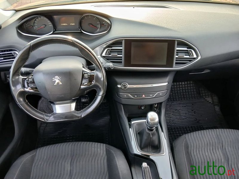 2013' Peugeot 308 1.6 E-Hdi Allure photo #5