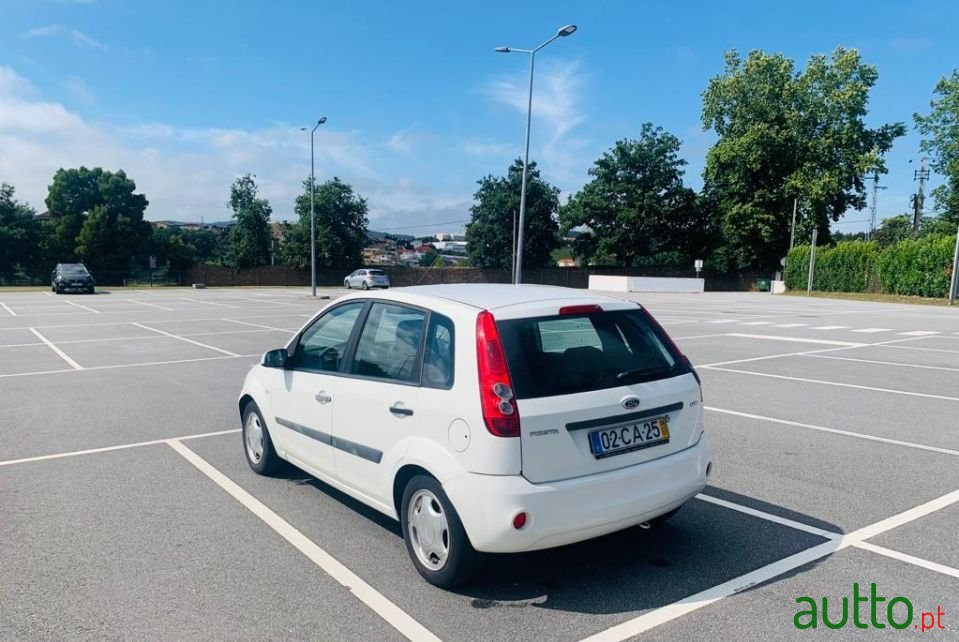 2006' Ford Fiesta photo #3