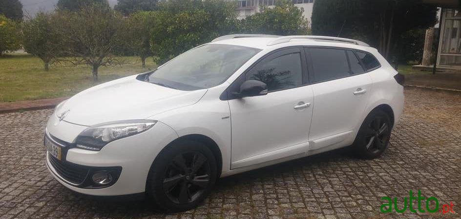 2012' Renault Megane Sport Tourer photo #1