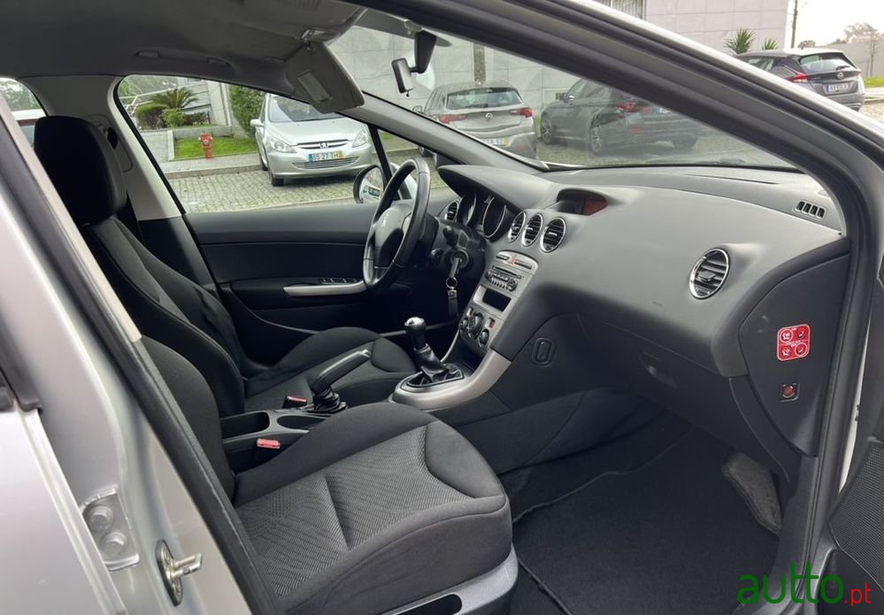 2013' Peugeot 308 Sw photo #5