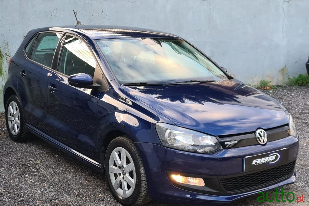 2011' Volkswagen Polo photo #2