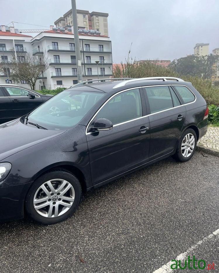 2011' Volkswagen Golf Variant photo #3