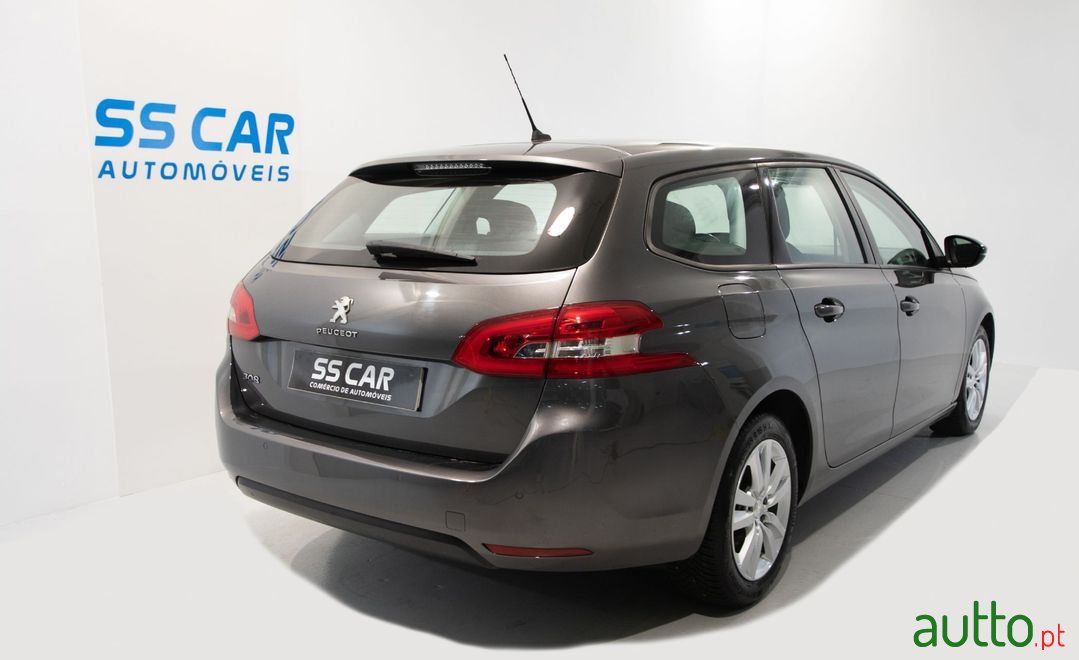2017' Peugeot 308 Sw photo #2