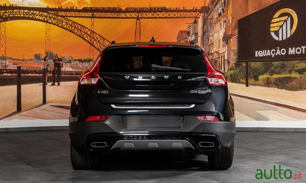 2017' Volvo V40 Cross Country 2.0 D2 photo #3