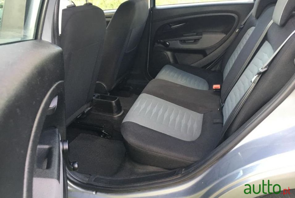 2009' Fiat Grande Punto photo #2