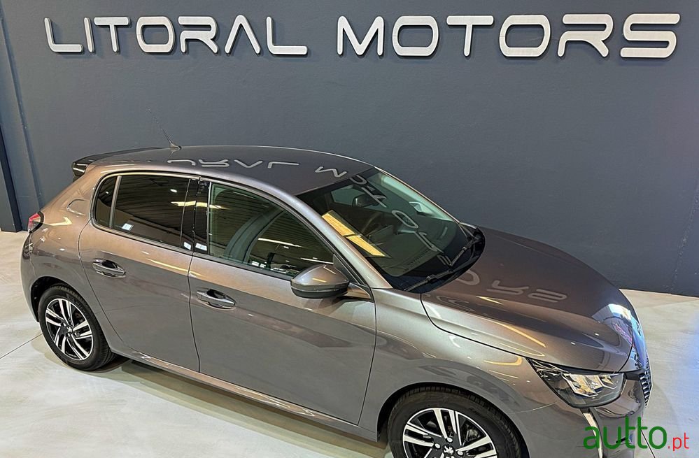 2022' Peugeot 208 Puretech photo #2