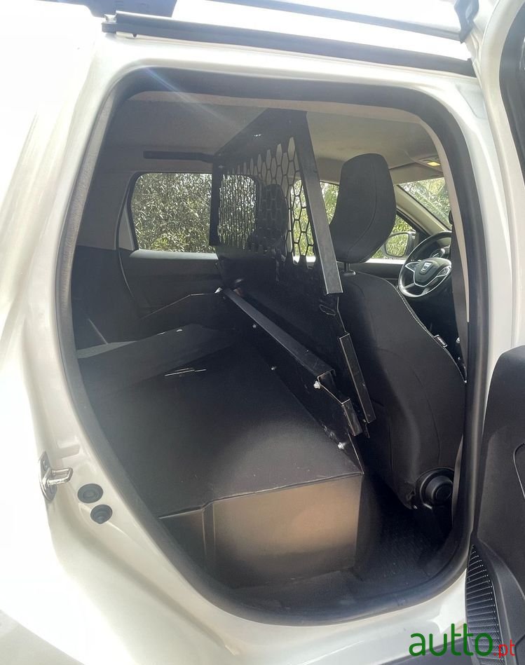 2022' Dacia Duster photo #5