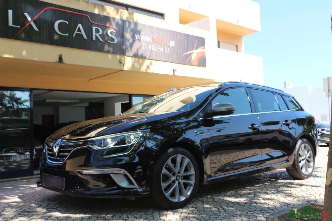 2017' Renault Megane Sport Tourer photo #2