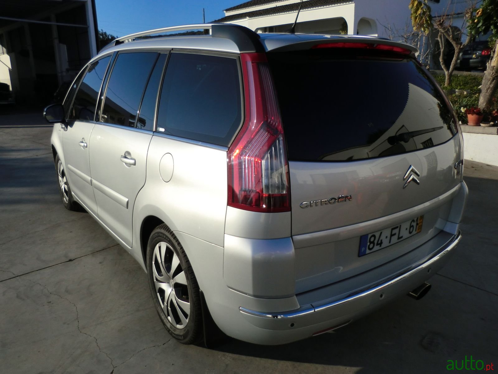 2008' Citroen C4 Picasso photo #2