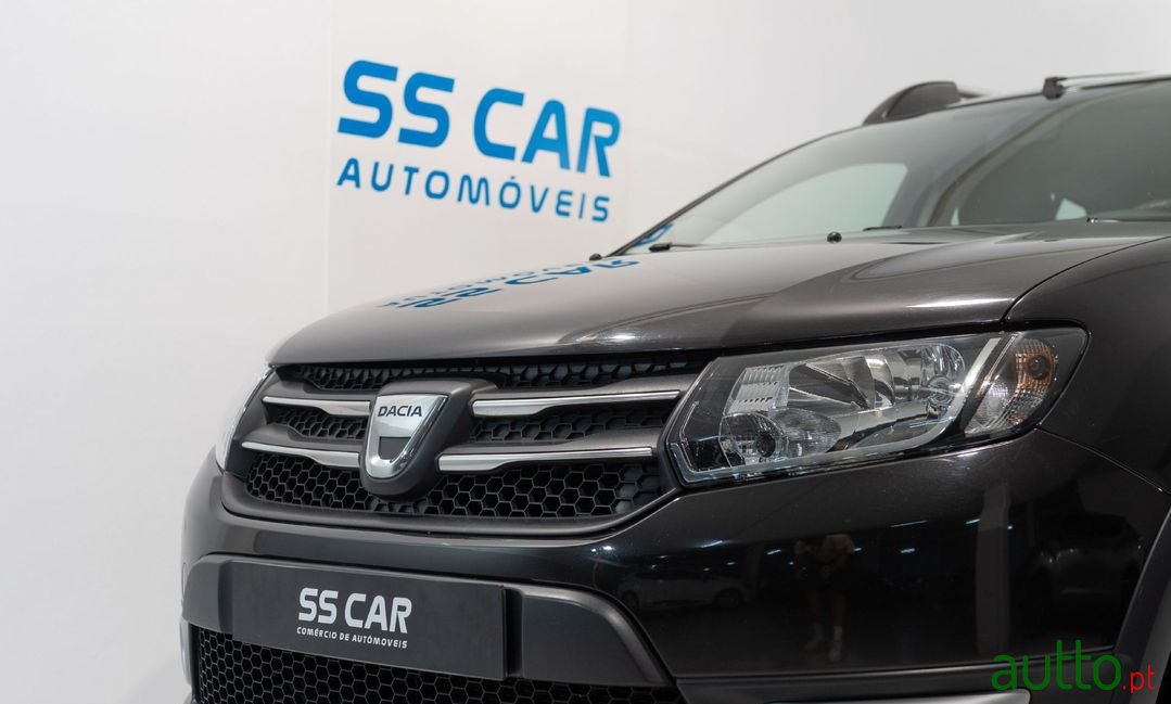 2015' Dacia Sandero photo #4