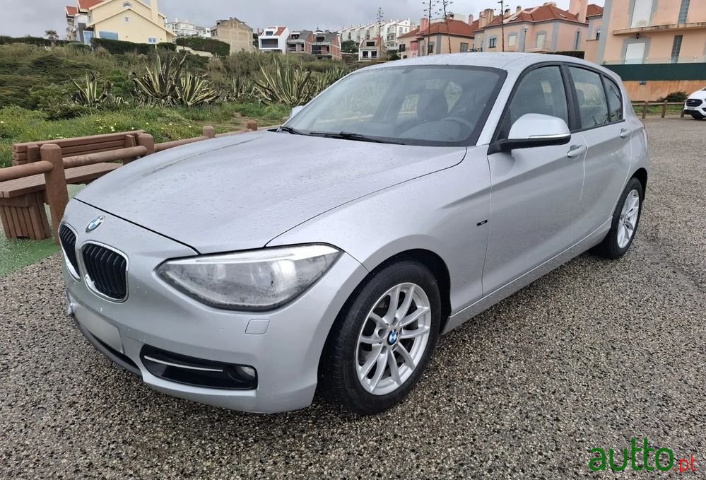 2011' BMW Série 1 D Sport Line photo #6