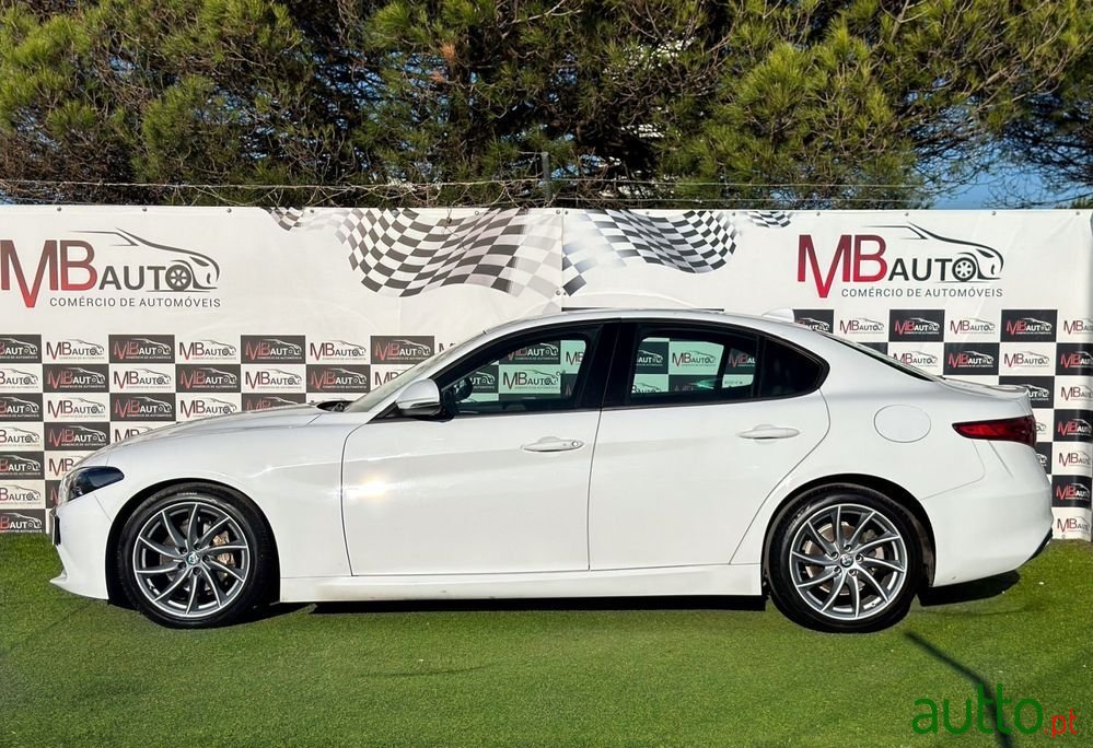 2017' Alfa Romeo Giulia 2.2 D Super At8 photo #3