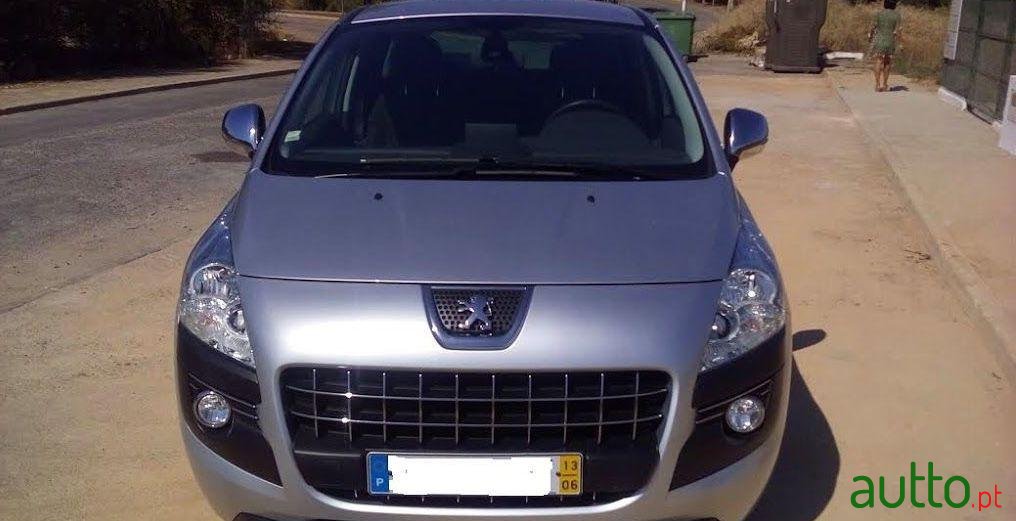 2013' Peugeot 3008 photo #2