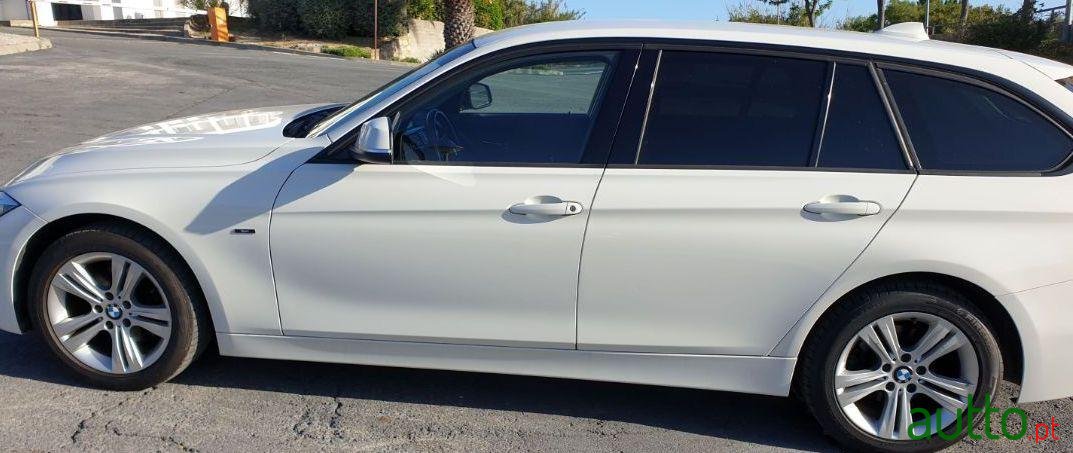 2012' BMW 320 D photo #5