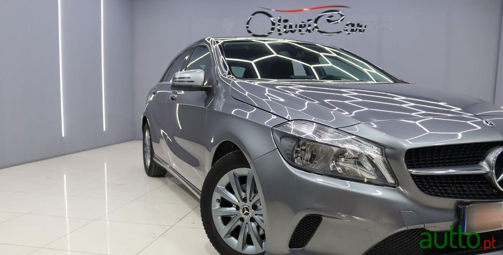 2017' Mercedes-Benz Classe A D Urban photo #4