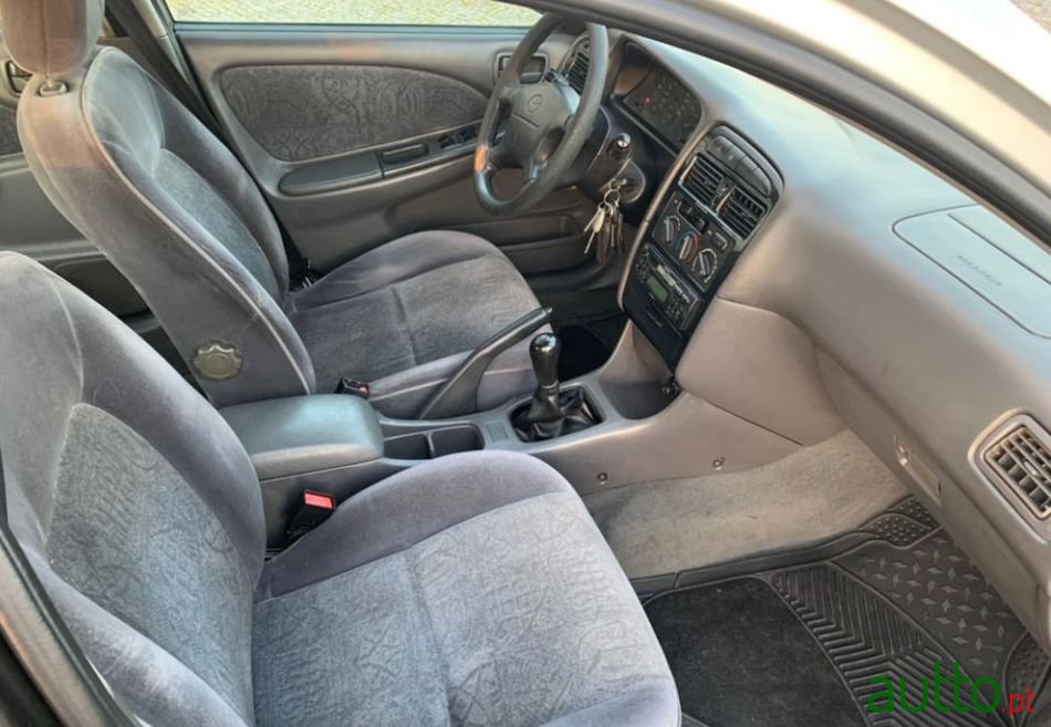1999' Toyota Avensis 2.0 D photo #4
