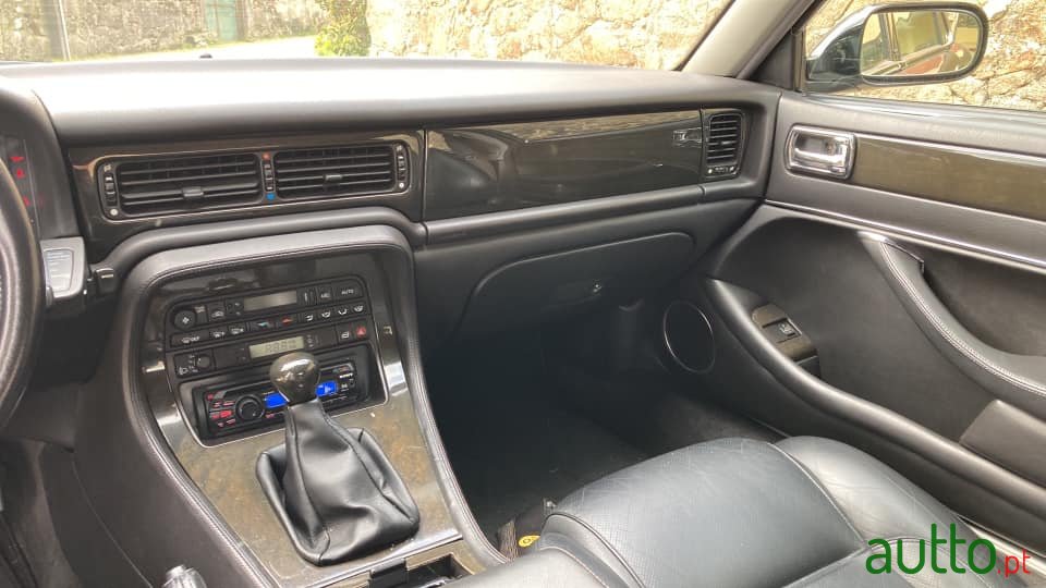 1995' Jaguar XJR photo #6