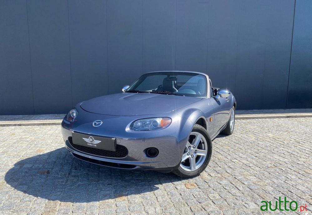 2006' Mazda MX-5 photo #2