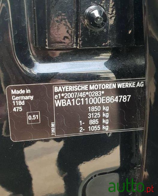 2011' BMW 118 D photo #2