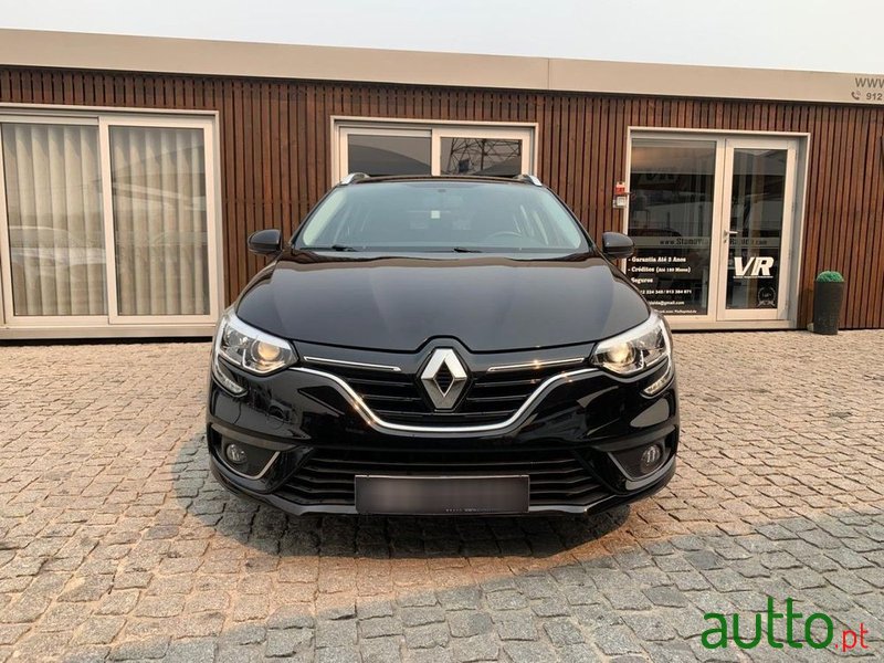 2017' Renault Megane Sport Tourer photo #2