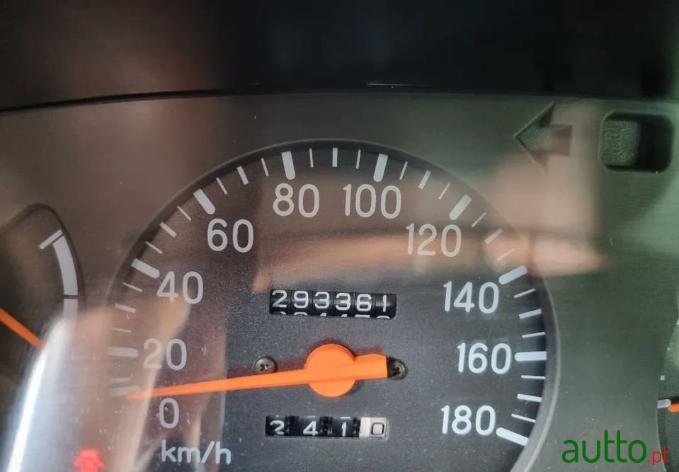 2001' Mitsubishi L200 photo #2