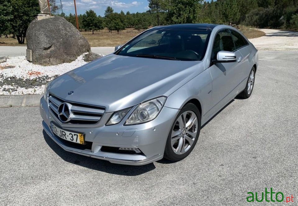 2010' Mercedes-Benz E-250 photo #1