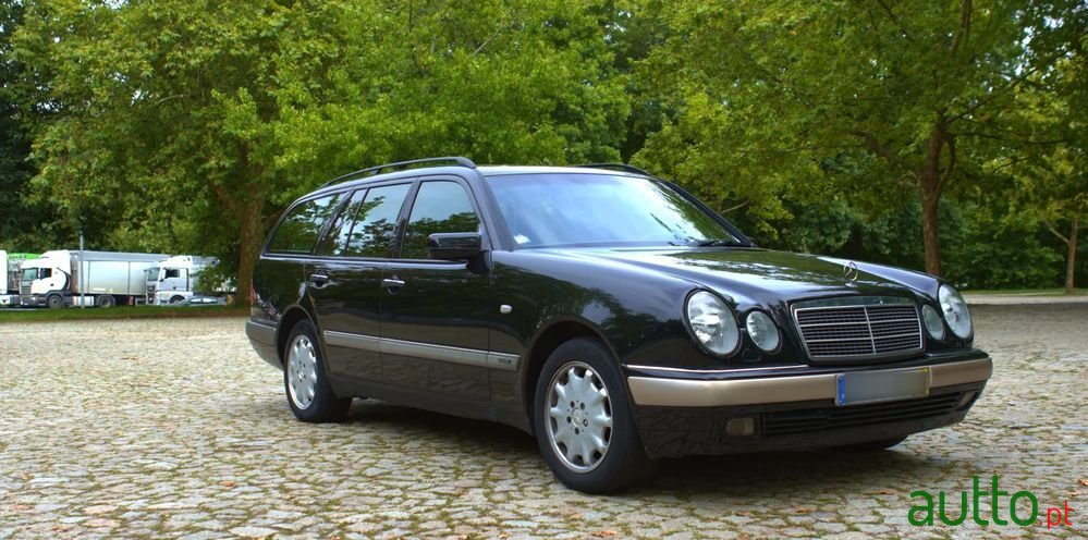 1997' Mercedes-Benz E 300 Td Classic photo #1