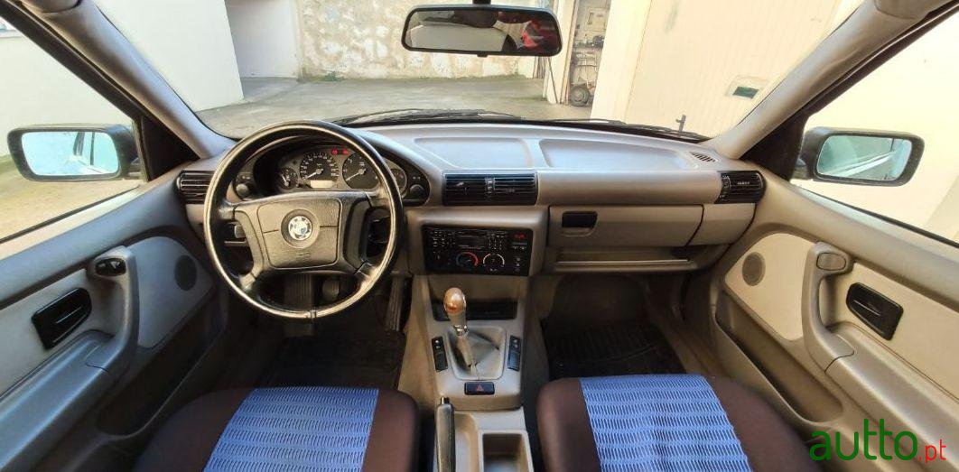 1996' BMW 318 Compact photo #1