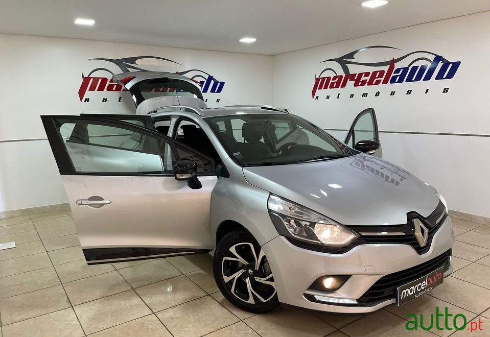 2017' Renault Clio Sport Tourer photo #4