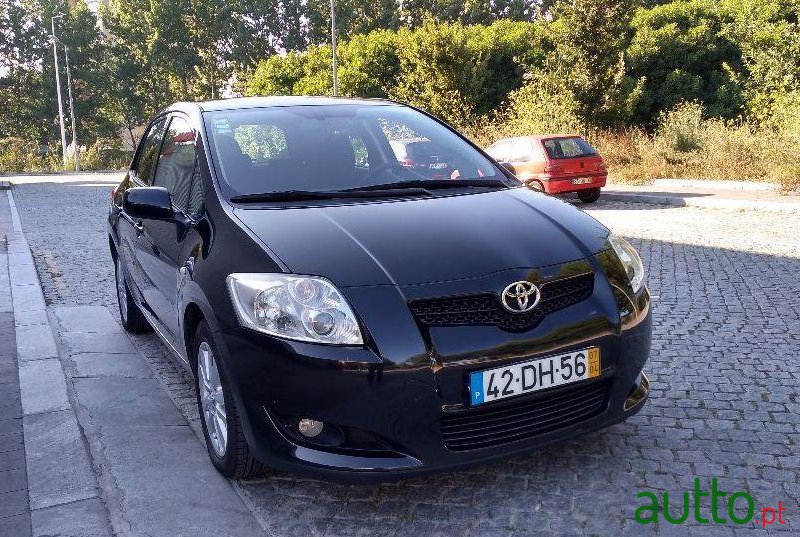 2007' Toyota Auris Sol photo #1