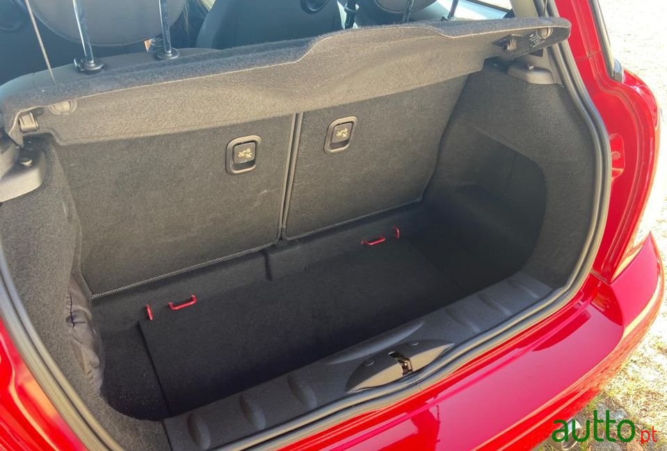 2011' MINI Cooper photo #6