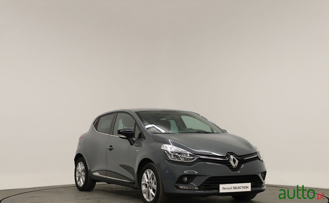 2019' Renault Clio photo #1
