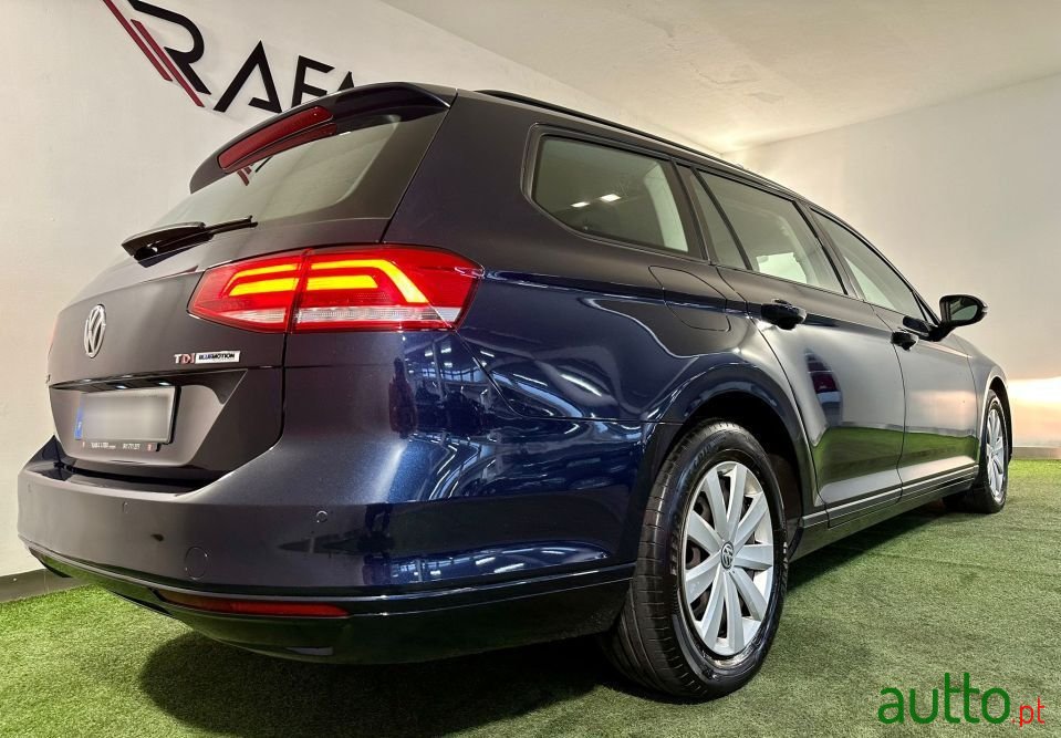 2015' Volkswagen Passat Variant photo #6