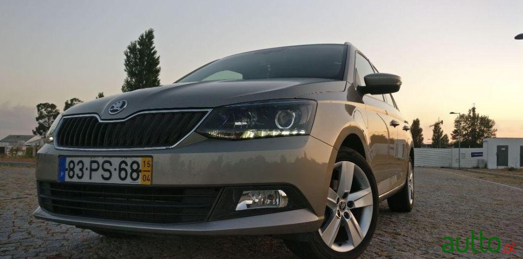 2015' Skoda Fabia Break photo #4