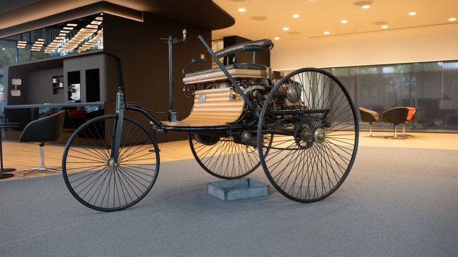 Réplica do automóvel mais antigo do mundo pode ser vista no Porto