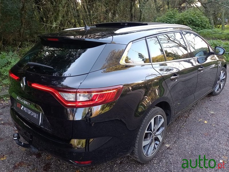 2017' Renault Megane Sport Tourer photo #3