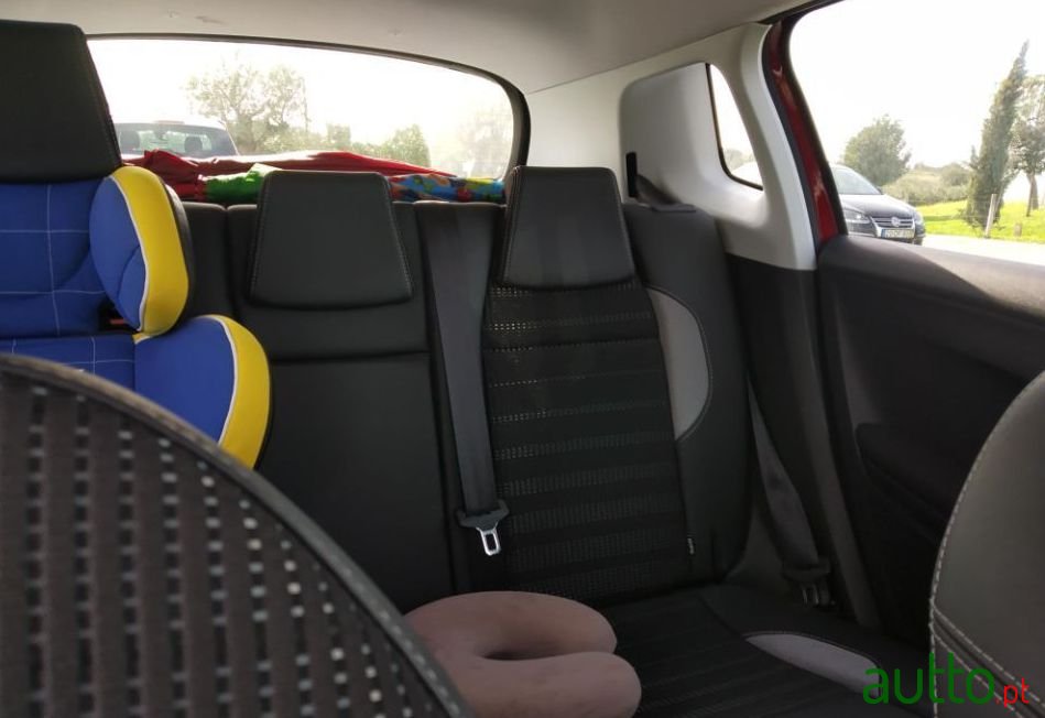 2016' Peugeot 2008 photo #4