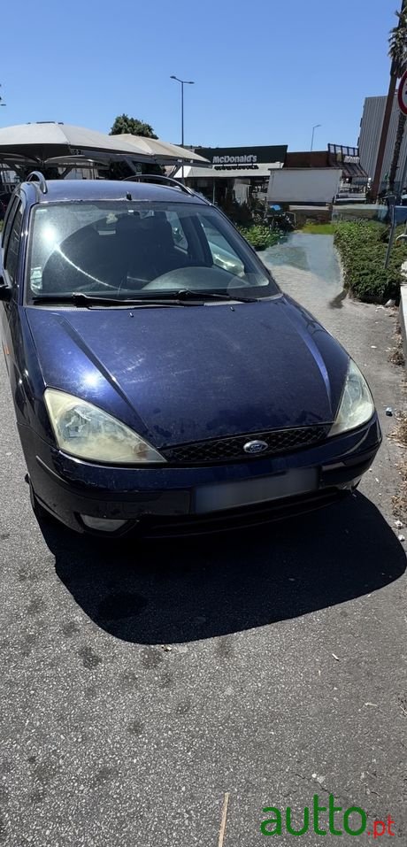 2002' Ford Focus Sw photo #2