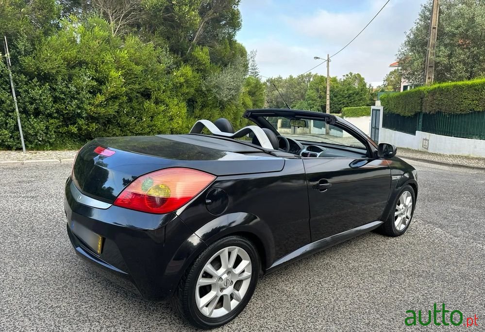2005' Opel Tigra Twintop 1.3 Cdti photo #5