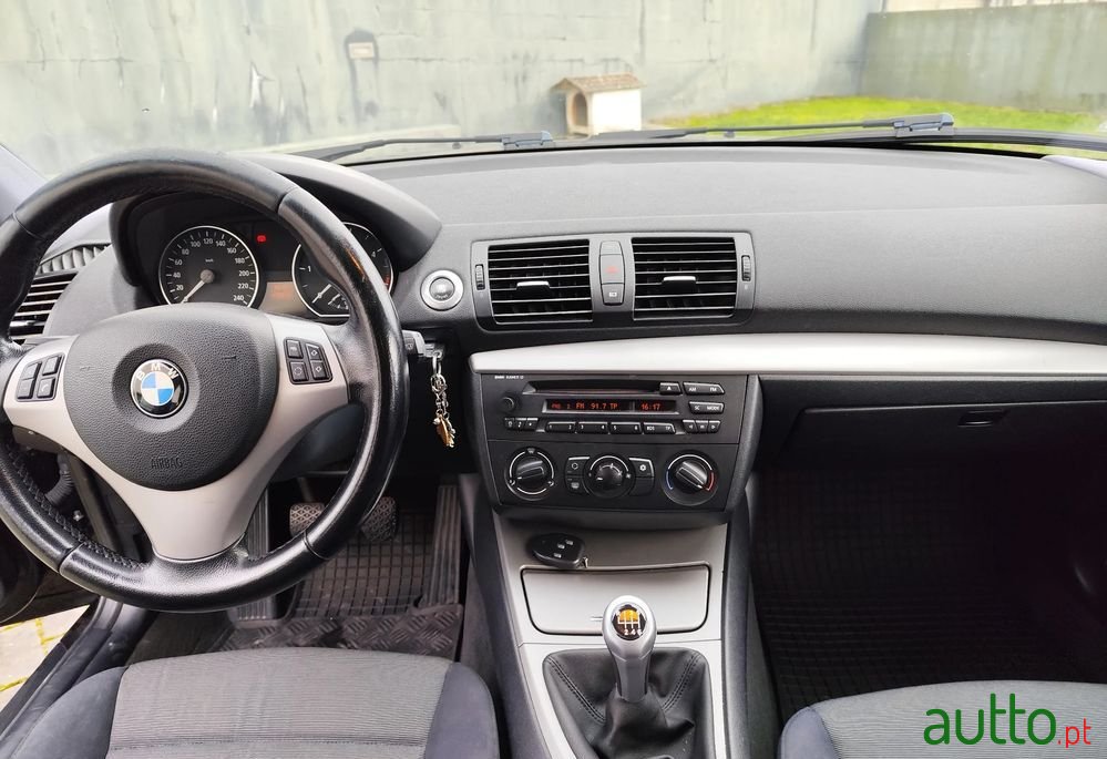 2006' BMW Série 1 D photo #6