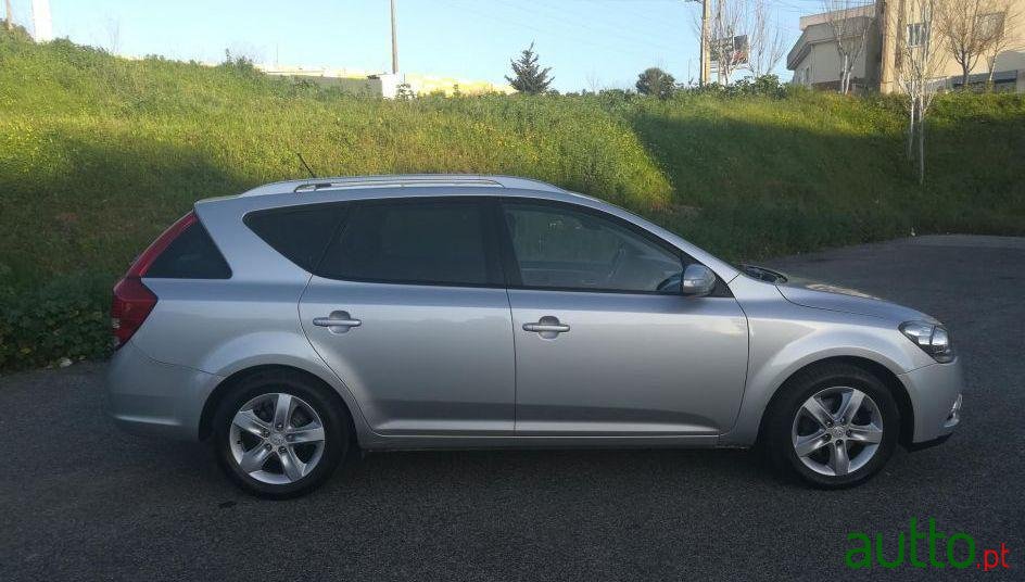 2012' Kia Ceed Sw photo #3