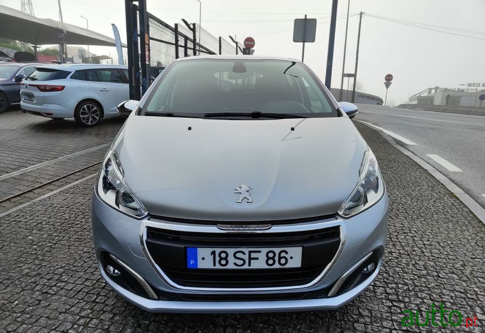 2016' Peugeot 208 photo #3