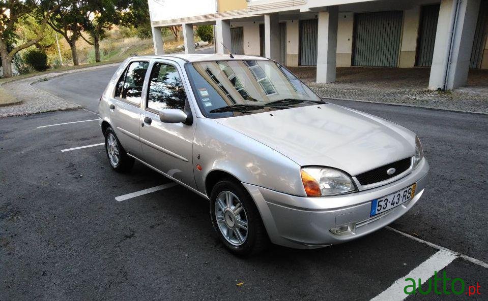 2001' Ford Fiesta 1.2 Ghia A/C photo #2