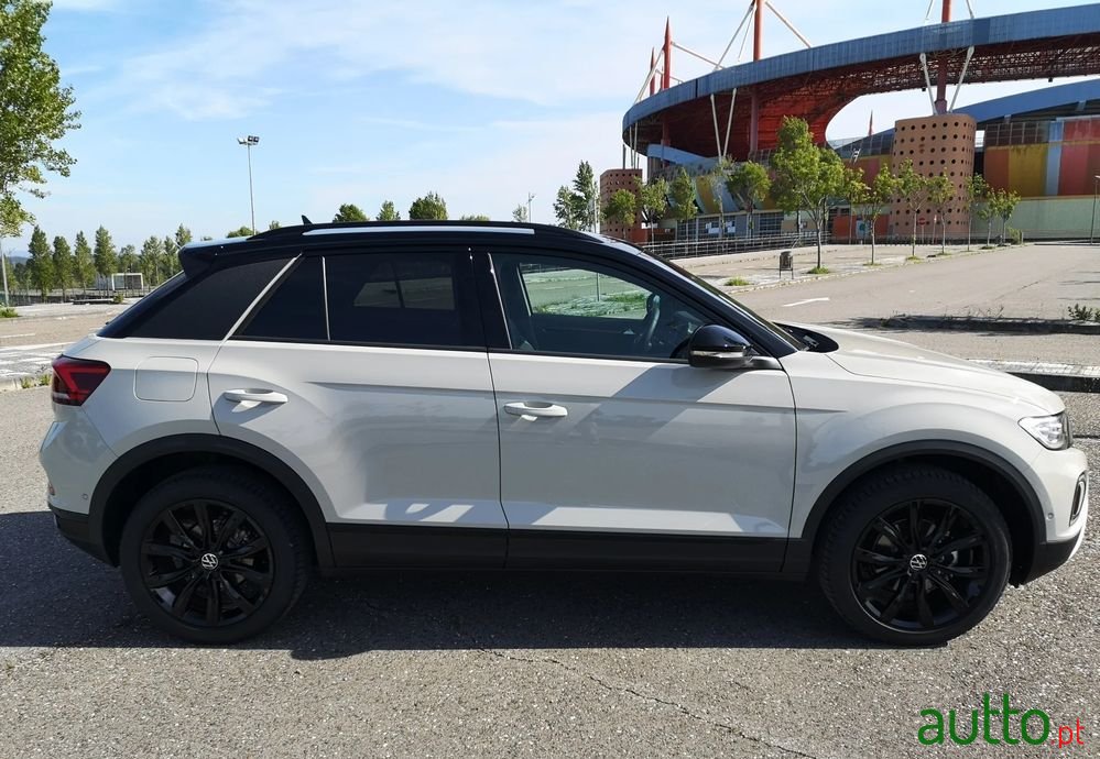 2024' Volkswagen T-Roc 1.0 Tsi Black Style photo #4