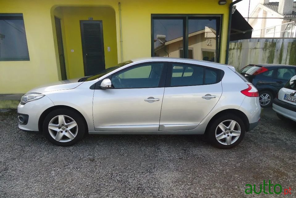 2014' Renault Megane photo #3