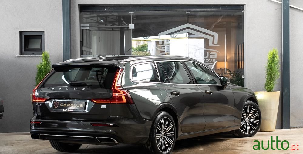 2020' Volvo V60 photo #5