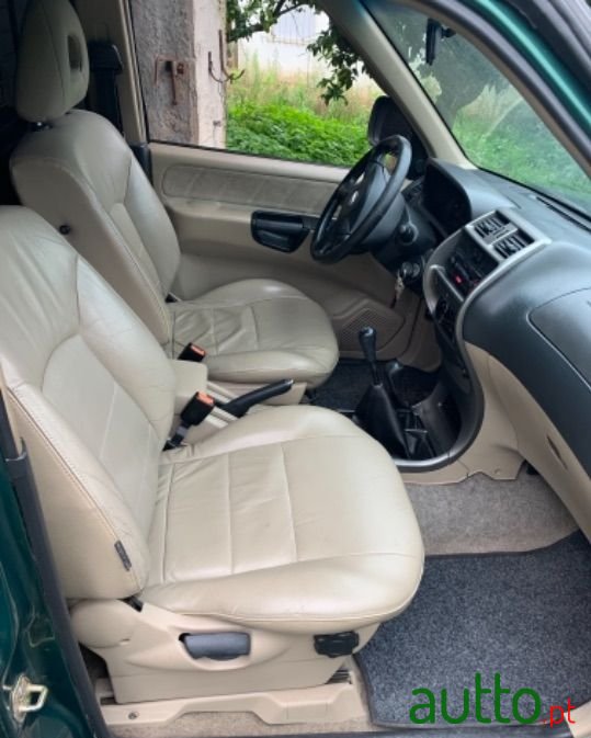 2005' Nissan Terrano photo #5