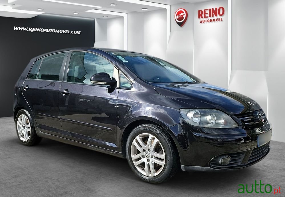 2009' Volkswagen Golf Plus photo #5