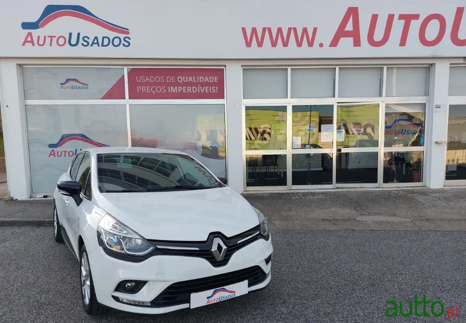 2019' Renault Clio photo #1