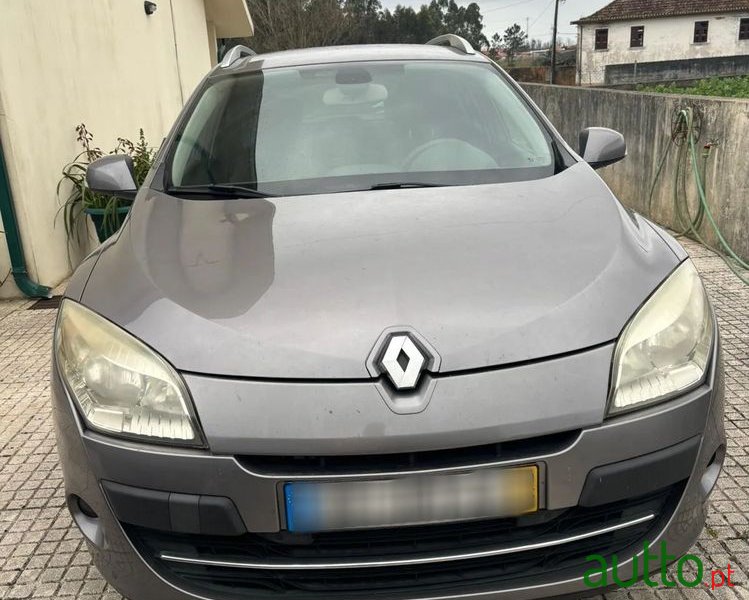 2010' Renault Megane Sport Tourer photo #6